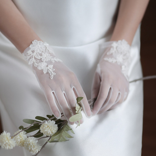 WG060 White Wedding Gloves Elegant Super Fairy Short Lace Wedding Photo Dinner Party Gloves Wholesale