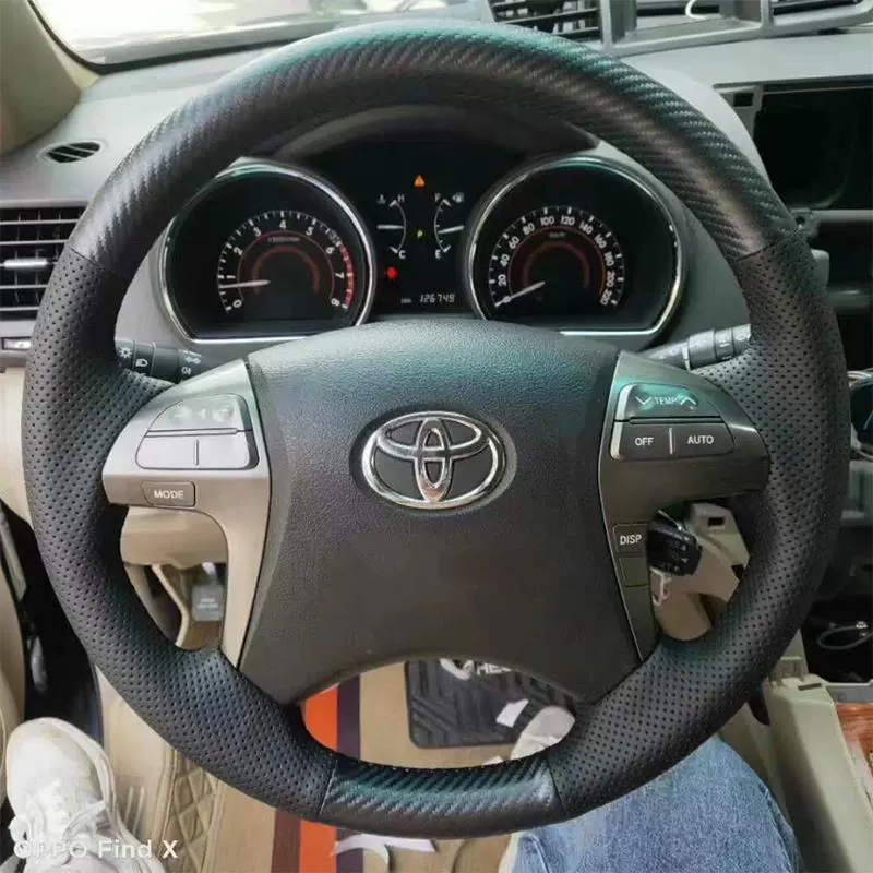 06-08-11 Toyota Camry шестого поколения — кожаный чехол на руль, специальная оплётка, пошив в комплекте (полупакет)