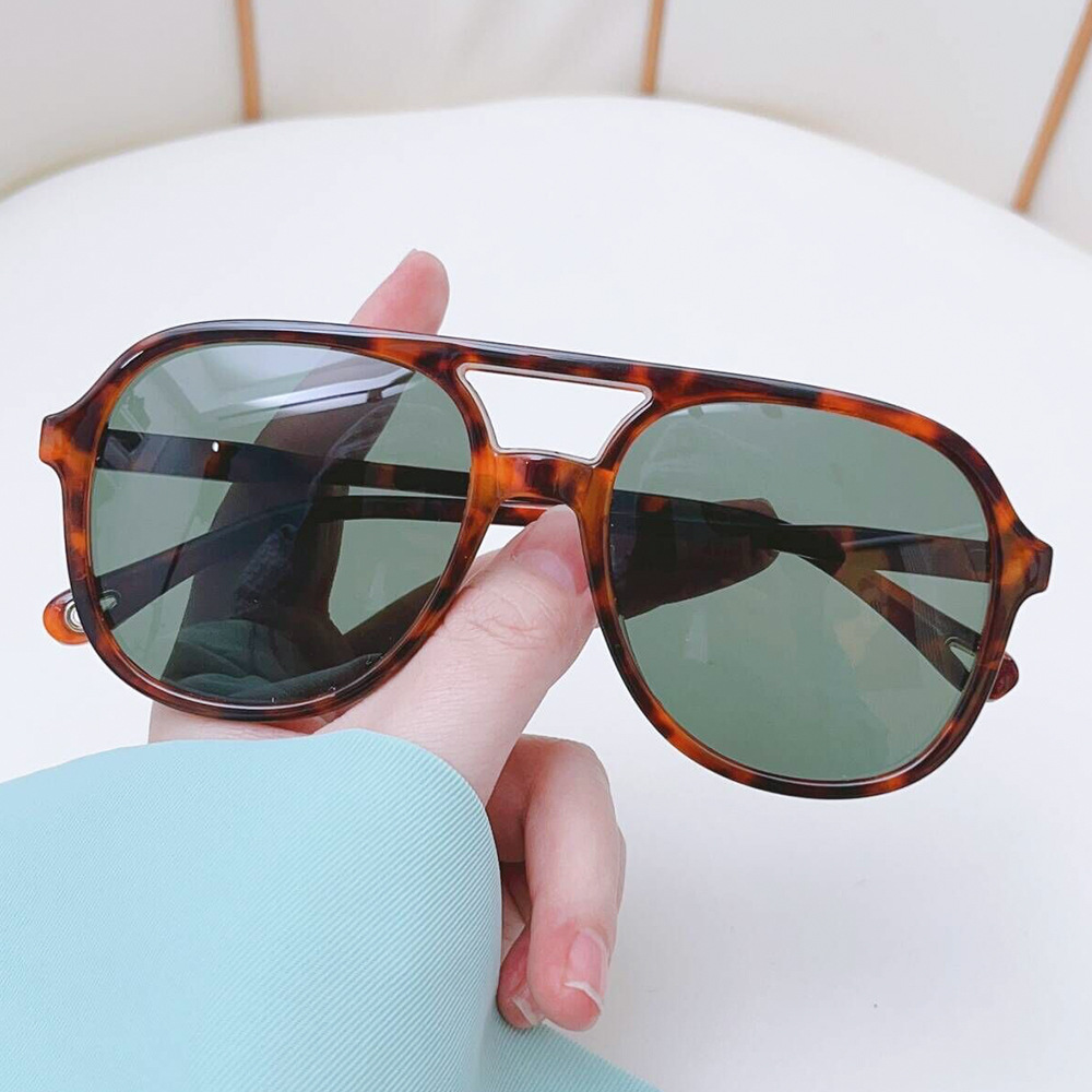 Classic sunglasses for men and women
