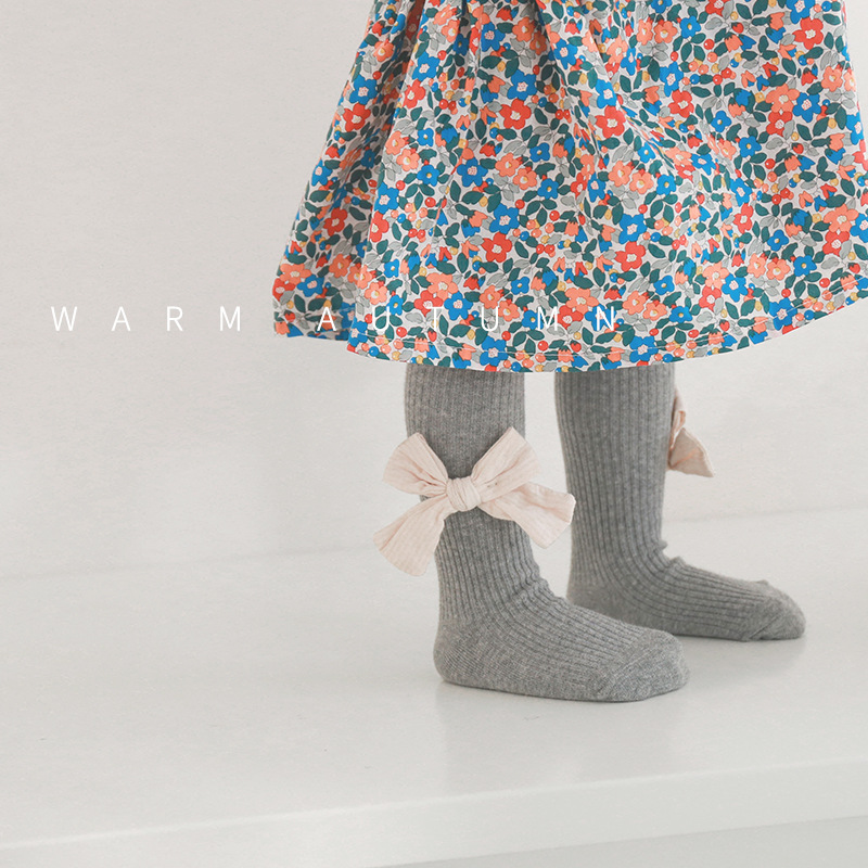 Fábrica de medias de la industria de la ropa de cama de amigos personalizada mayorista para niños algodón peinado vestidos de la princesa leggings arco