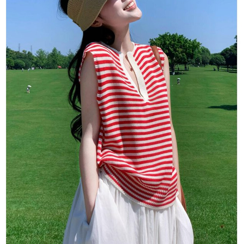 2026 New Summer Design Red Striped V-Neck Loose Sleeveless Outerwear Knit Vest Top for Women