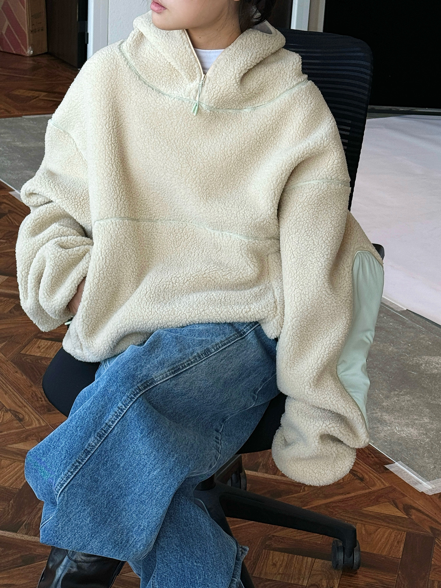 ルーヴル冬の新型韓国insカジュアル防風帽子羊小毛衛衣の厚い保温郭形の上着の女性