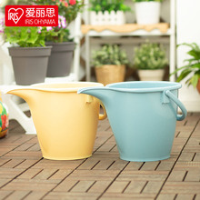 �����z���ϐ���˼��֬�Ӻ�ˮ�؝������Ã�ͯС�ʹ�����ˮͰ���]