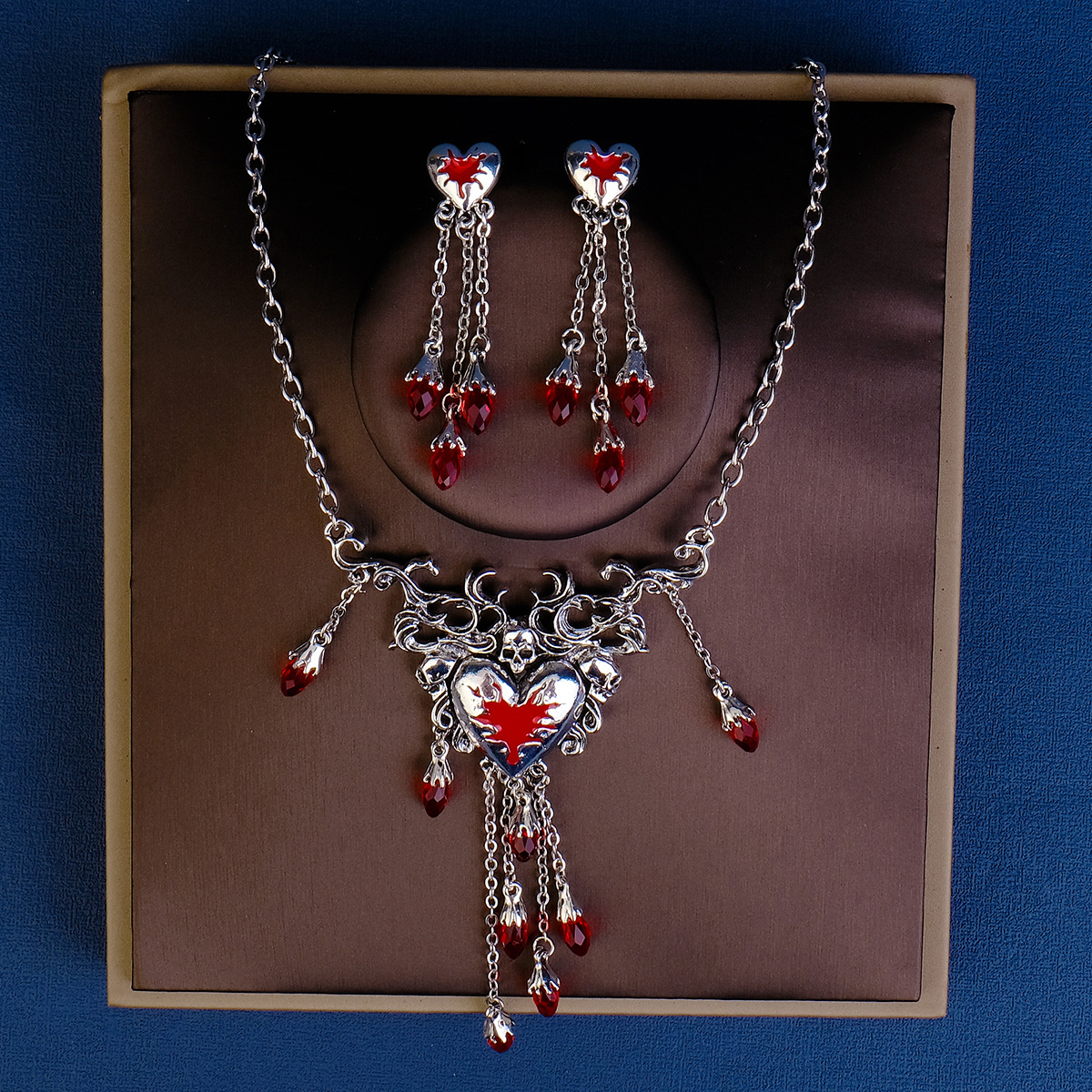 Vente chaude Halloween bijoux collier ensemble exagéré bal de promo fête habiller rouge coeur crâne boucles d'oreilles collier 2 pièces ensemble_voghion.com