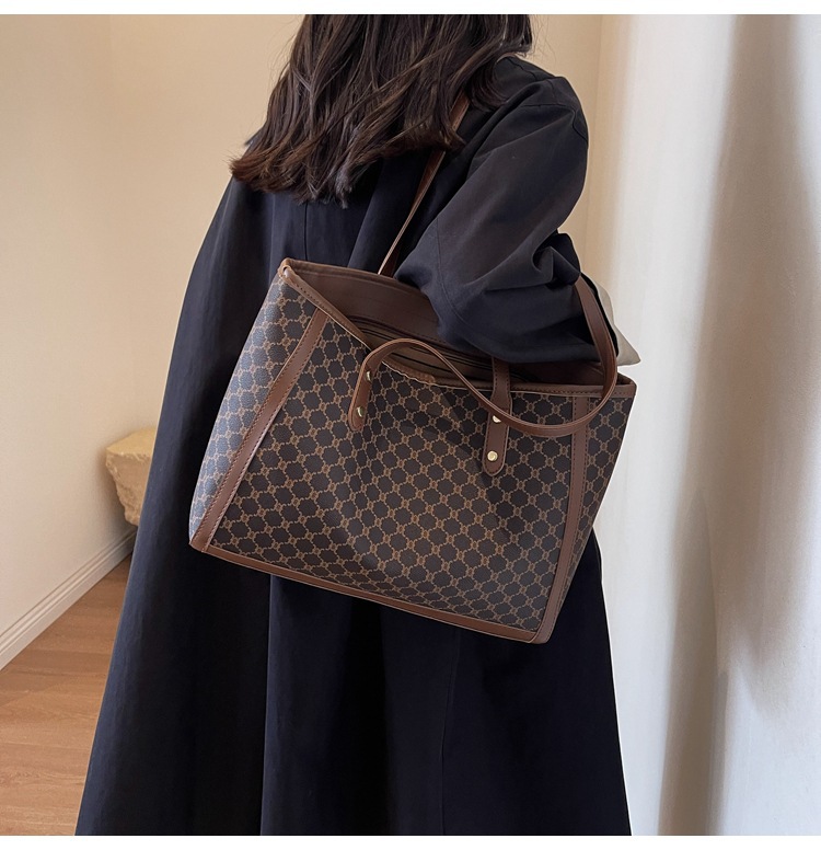High-end, stylish, versatile, hand-carry bag for women, 2025 new trendy and popular single-shoulder bag with large capacity tote bag undefined