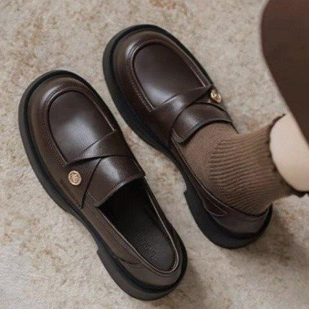 Retro thick sole and shallow cut loafer women's shoes 2024 autumn new style British style small leather shoes and fashionable single-layer shoes