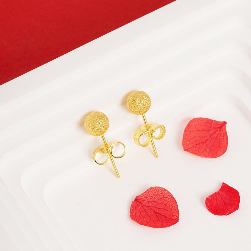 Pequeños pernos de orejas coreanos de perlas de orejas de frijol personalidad simple sensación de diseño de lujo ligero esmerilado joyas de perlas de arena brillante para chicas