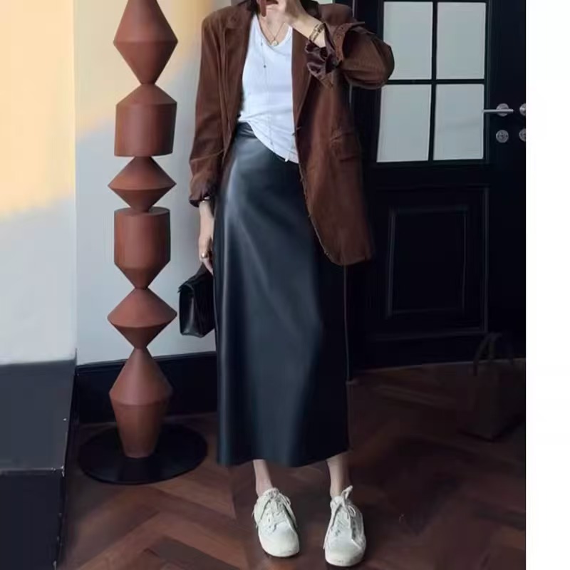 ChicShe European Style High Waist Women, Autumn And Winter New Back Slit Mid-Length Straight One-Step Leather Skirt For Women_voghion.com