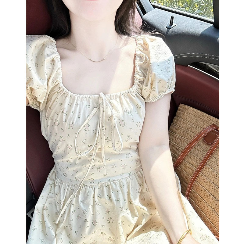 夏季2024年新款女装温柔风法式气质泡泡袖黄色碎花连衣裙子甜美风