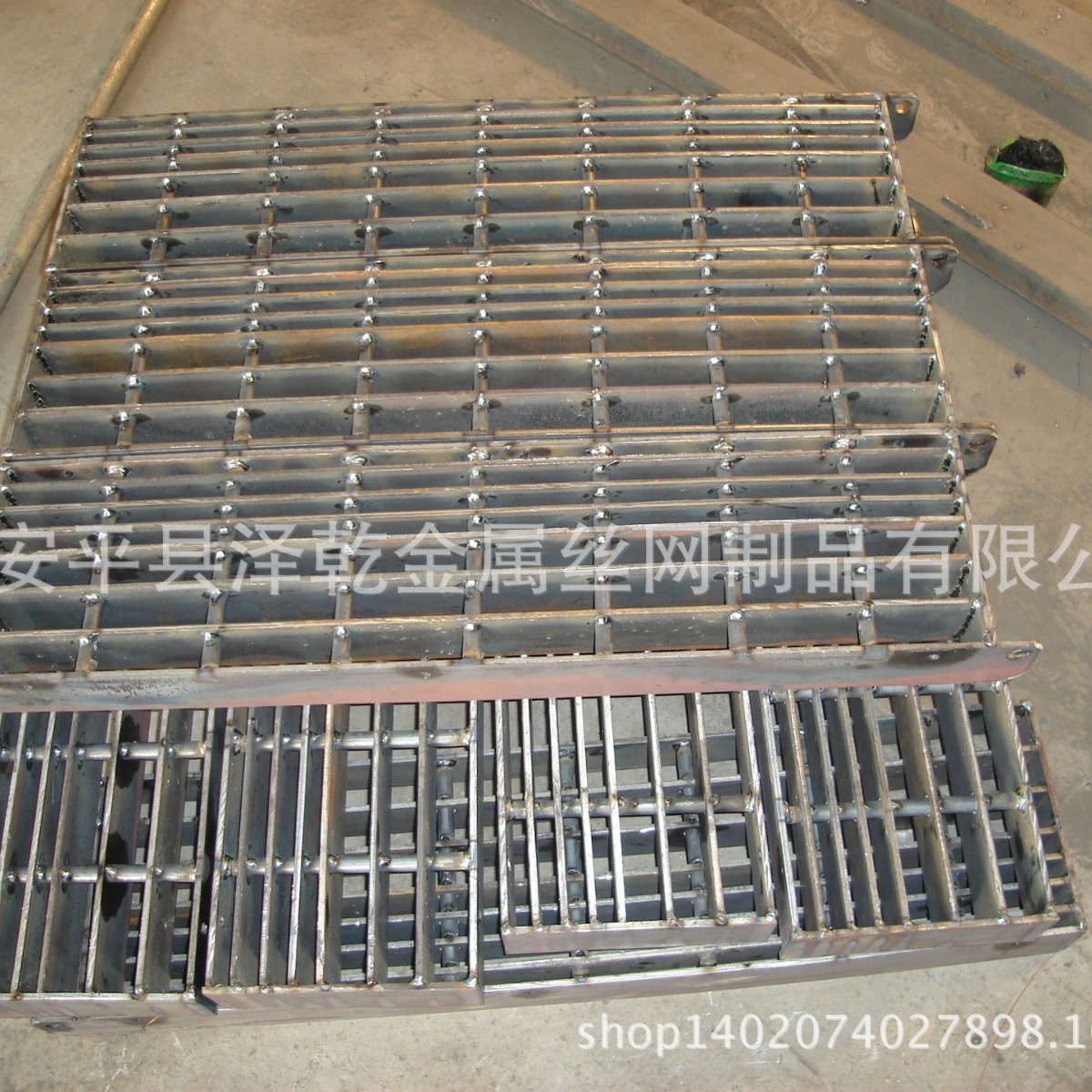 山东批发钢格板 镀锌钢格板 踏步钢格板 齿形钢格板
