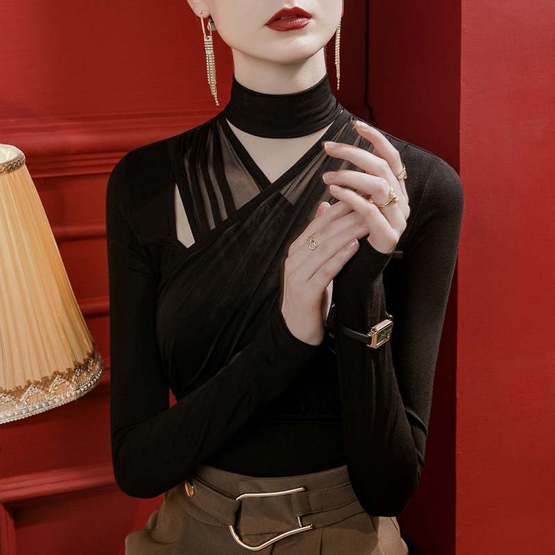 Malla plisada costura cuello alto hueco-fuera camisa de fondo negro de las mujeres slim fit 2023 otoño nuevo modal top