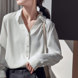 2024�����¿�V�I��ʽ���r��Ůʿ�L�侄���r�ȴ�B����������