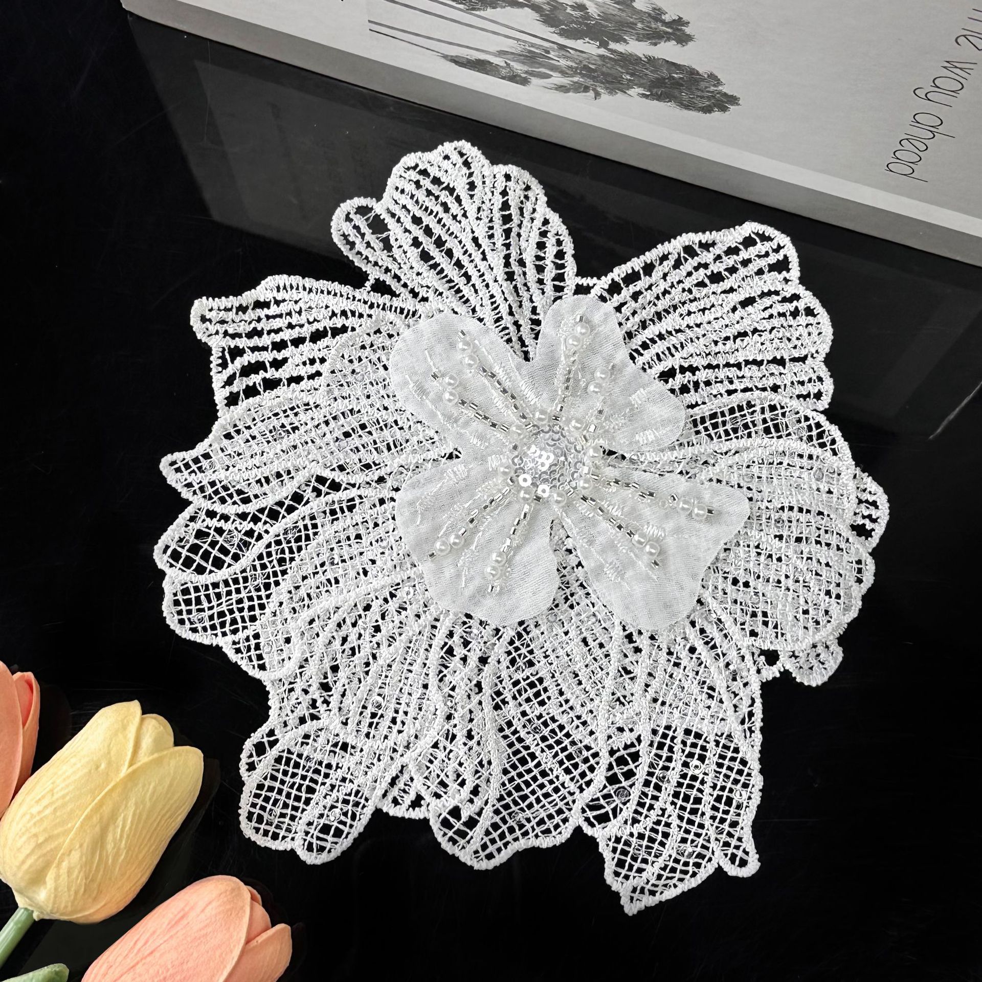 Pegatinas de encaje de flores estereoscópicas blancas, malla exquisita, decoración con esquinillas, accesorios de ropa DIY image 1