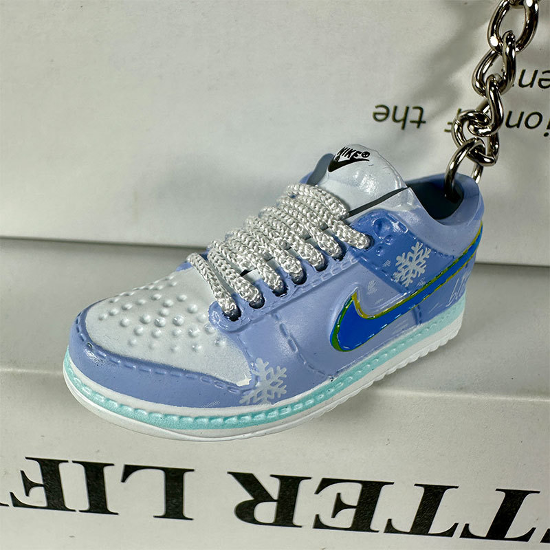 82. Heavy snow wind flying