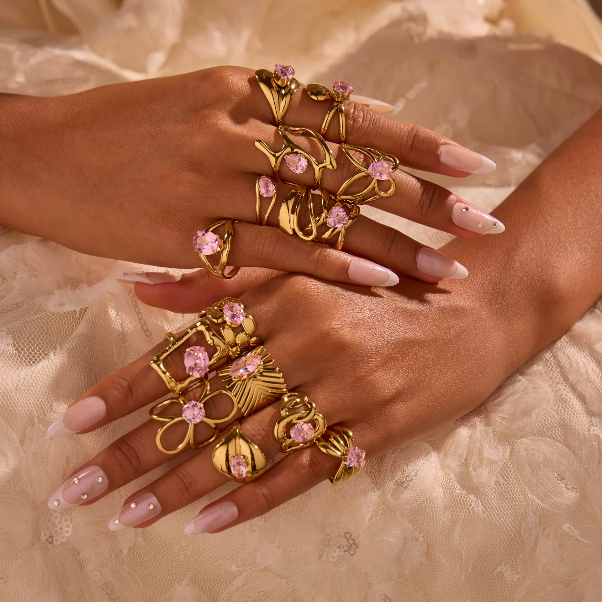 跨境欧美ins设计感几何不锈钢戒指不掉色镀18K金粉色锆石戒指手饰