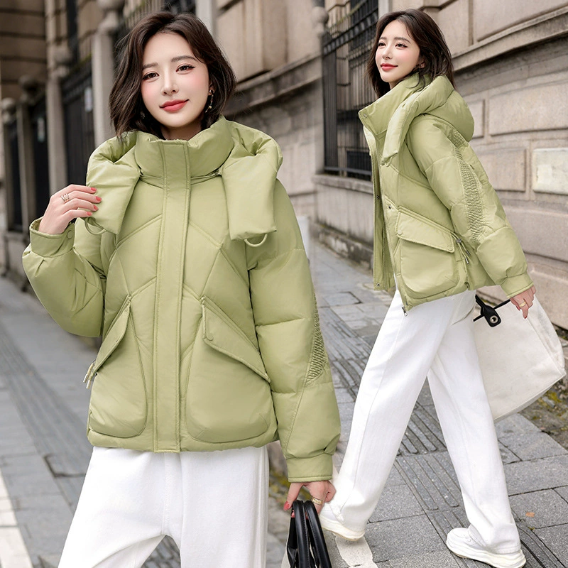 Короткая пуховая куртка для женщин, новая модная стильная утепленная хлопковая куртка с капюшоном для миниатюрных фигур, зима 2025