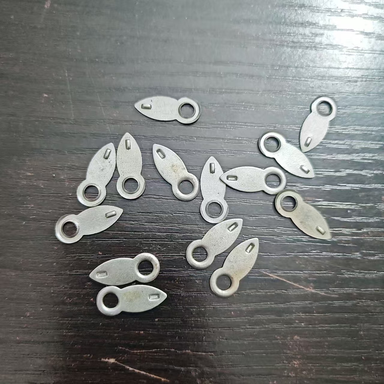 厂家直销相框配件背板扣压片金银黑色压片瓜子片挡片