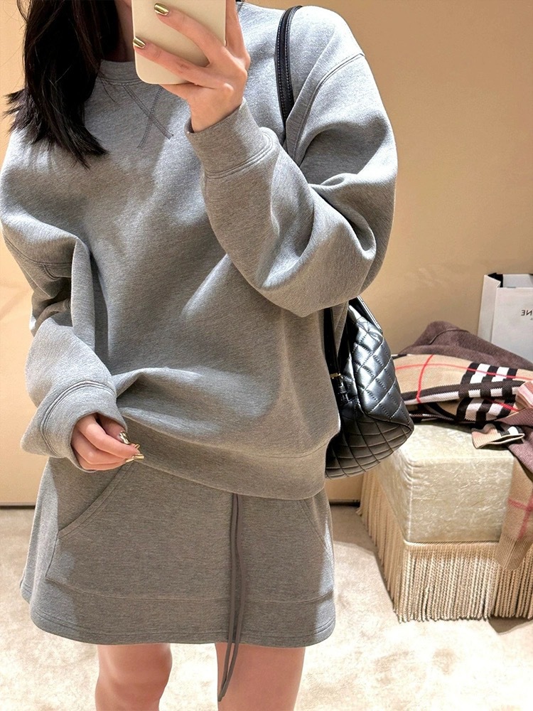 Moda de mujer, una forma de vestido corto de mujer, 24 nuevo otoño, abrigo de manga larga de cuello redondo, suéter de estilo americano de Guangzhou image 3