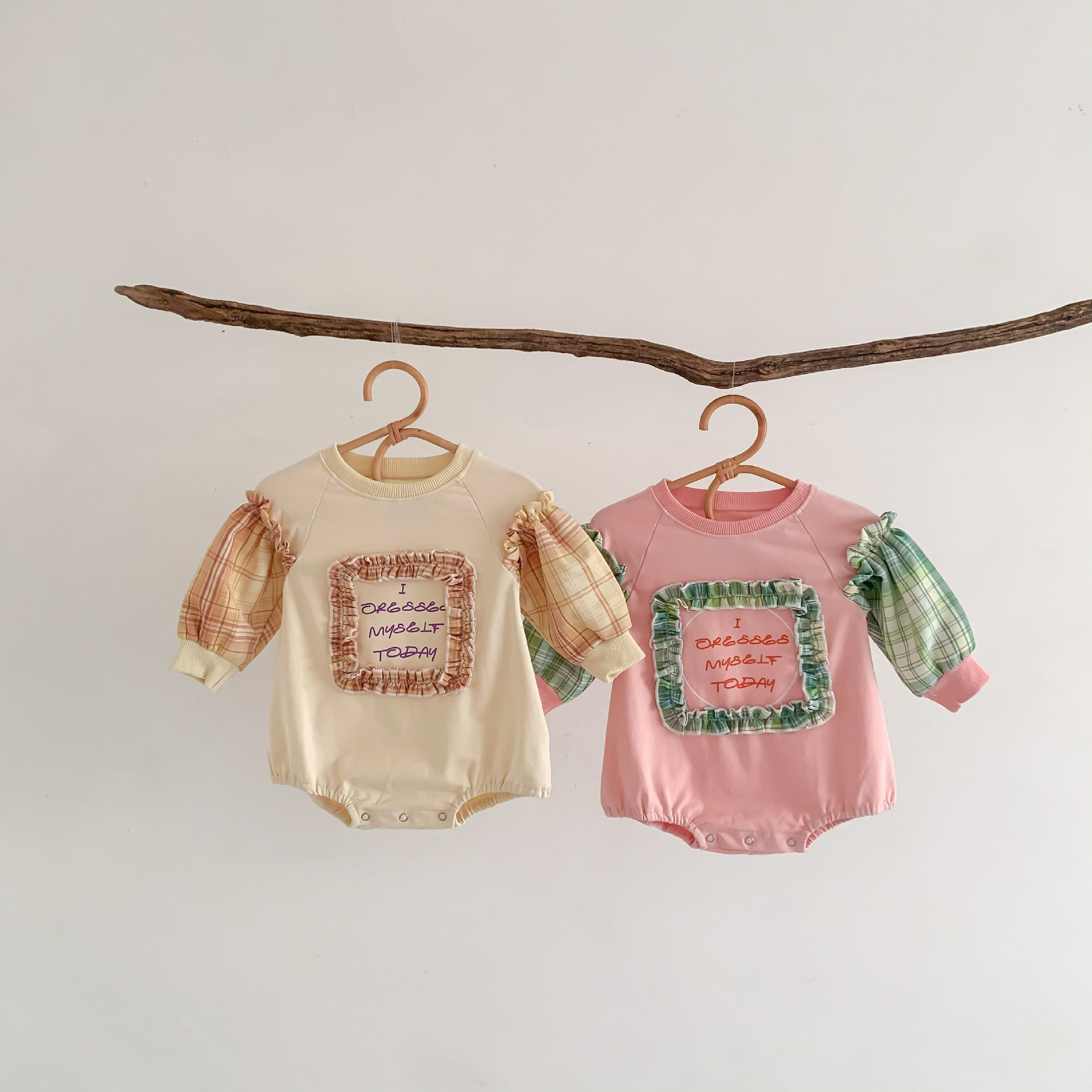 Klassischer Stil Farbblock Baumwolle Baby Strampler display picture 2