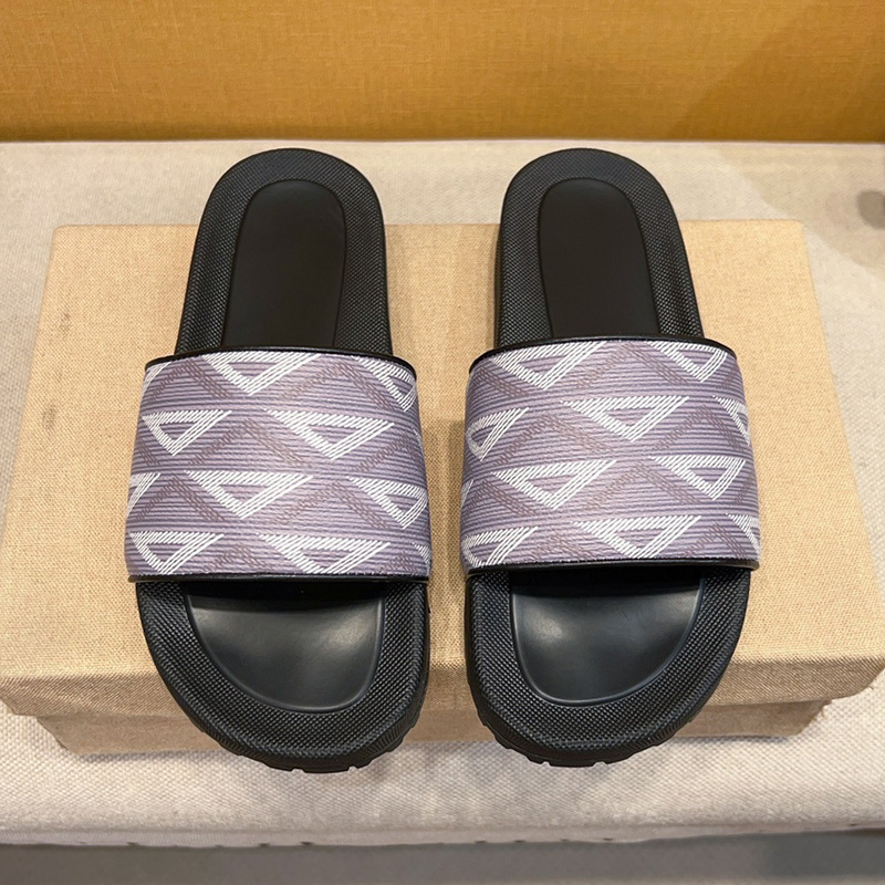 Pantuflas estampadas zapatos casuales antideslizantes de verano para hombre, estación europea, cuero de lujo ligero, suela suave, cómodas chanclas exteriores