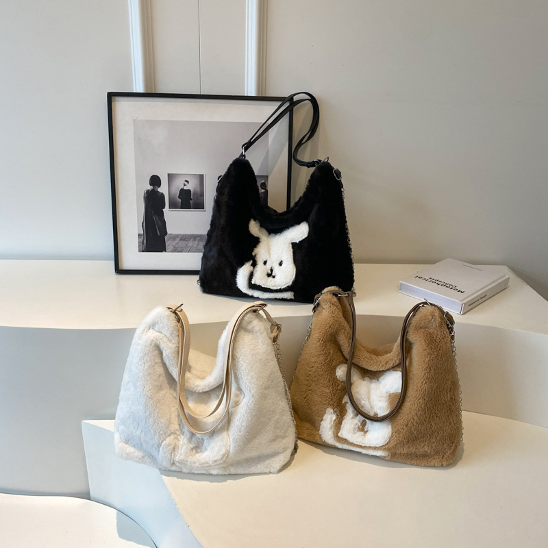 Bolso de felpa para mujer 2024 nuevo bolso de hombro de dibujos animados lindo bolso de otoño e invierno bolso de conejo de lana de gran capacidad