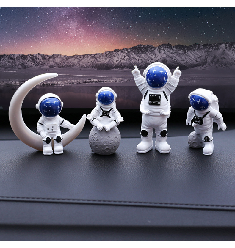 Car Ornaments Astronaut Car Center Console Accessories Car Interior Interior Interior Decoration Supplies Roof Dashboard