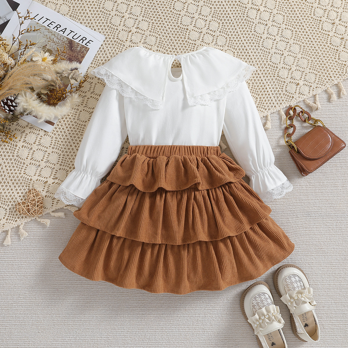 Girls Lace Top And Corduroy Skirt Set For Autumn Outfits_voghion.com