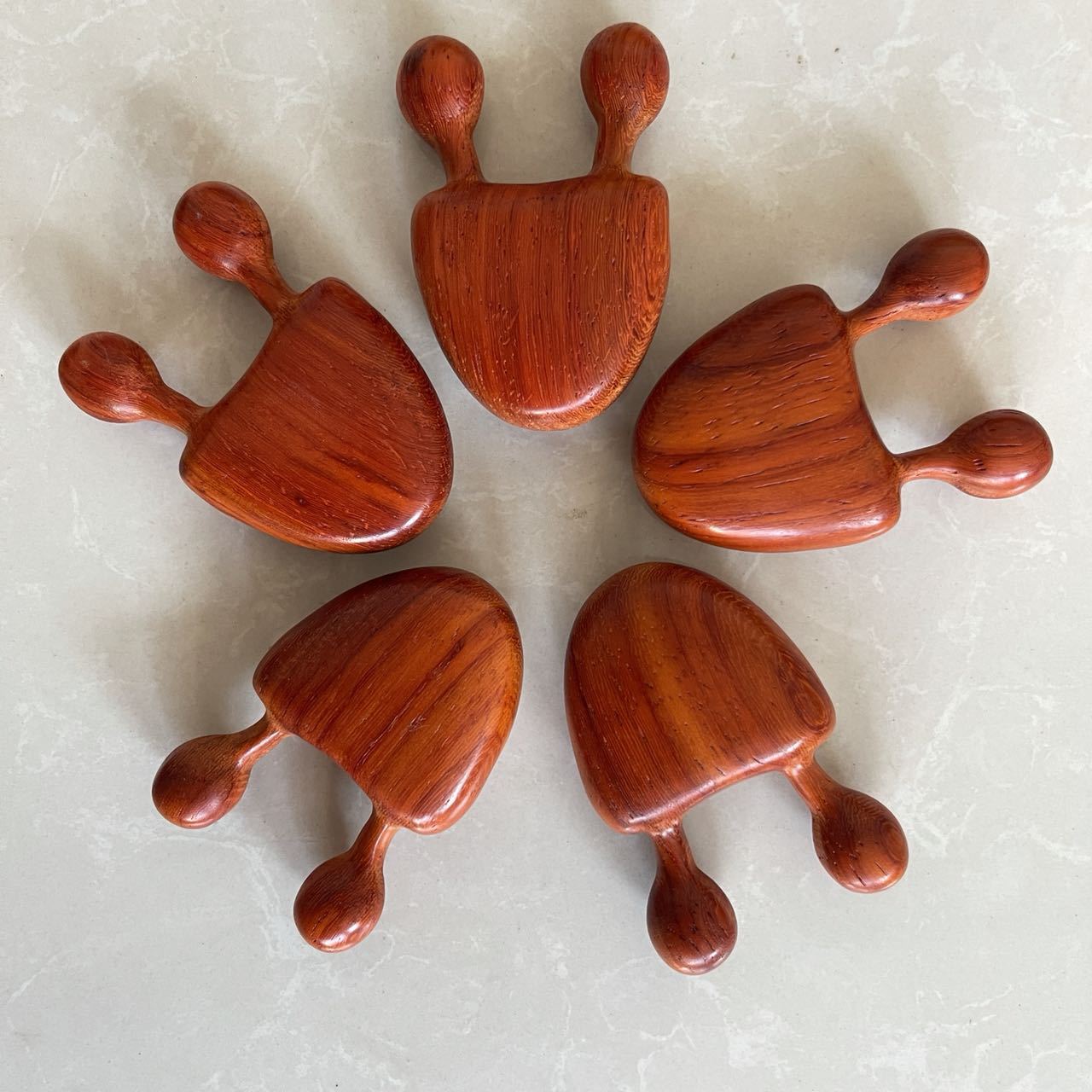 Sándalo verde, sándalo rojo, huanghuali, artefacto de masaje de ala de nariz de sándalo, peine de raspado de nariz de meridiano, alivia la fatiga ocular Spot al por mayor