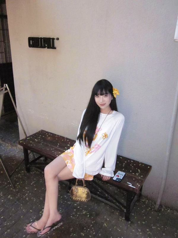 白色花朵印花空调防晒罩衫女夏季薄款透气宽松慵懒风长袖t恤上衣|undefined