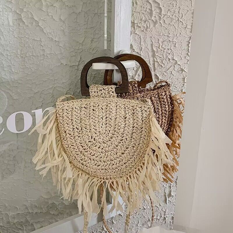 shoulder bag to go out
