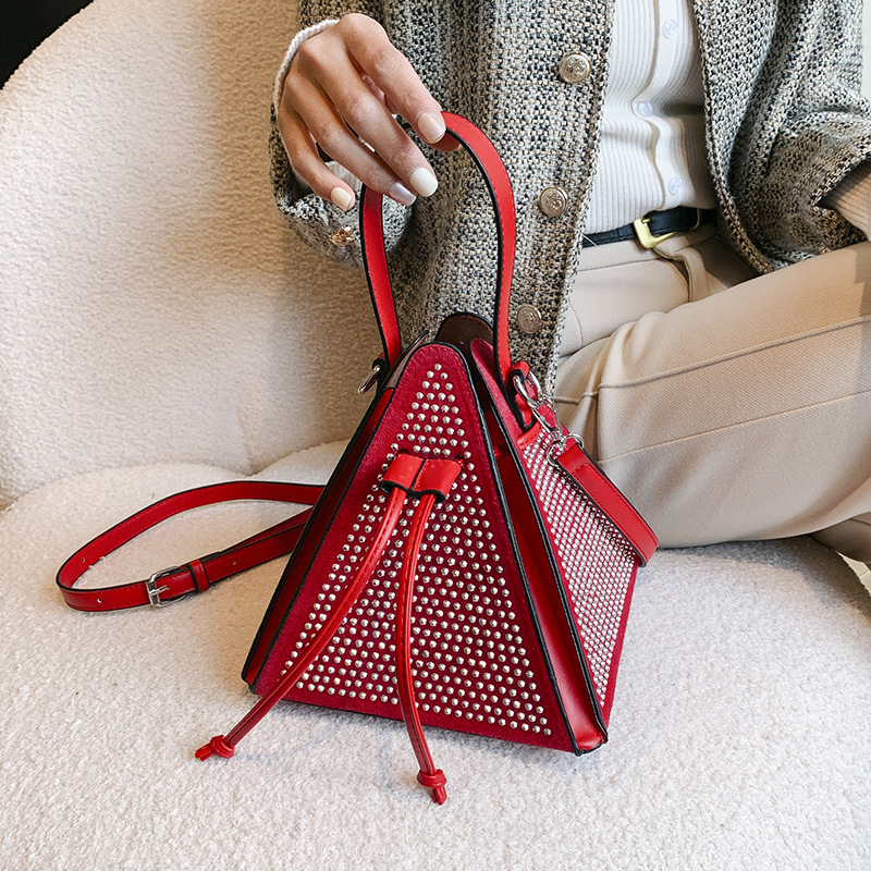 Bolso de hombro transfronterizo para mujer, tendencia de moda con diamantes, personalidad, triángulo, zongzi, bolso, bandolera de cadena de todo fósforo de estilo occidental