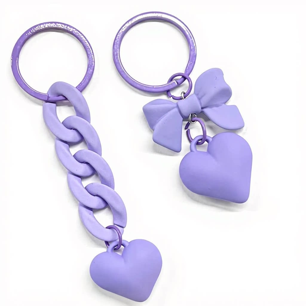 Creative new black acrylic heart-shaped accessory gift keychain chain pendant for girls' backpacks