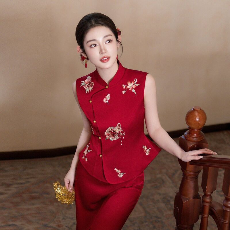 Engagement Dress Women's Qipao 2026 New Model Light Luxury Niche High-End Bride New Chinese Style Toast Dress High-End Set