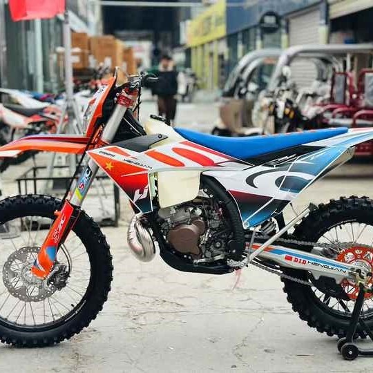 2025 Hengjian Z300 Stroke Engine 300Cc Displacement Water-Cooled High-Speed Off-Road Sports Motorcycle