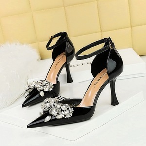 8323-H19 Korean Edition Banquet Women's Shoes Lacquer Leather High Heels, Shallow Mouth Pointed Hollow Rhinestone B