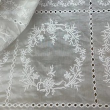新款天丝棉线绣花布镂空刺绣布布料女装蕾丝绣花布打孔面E18