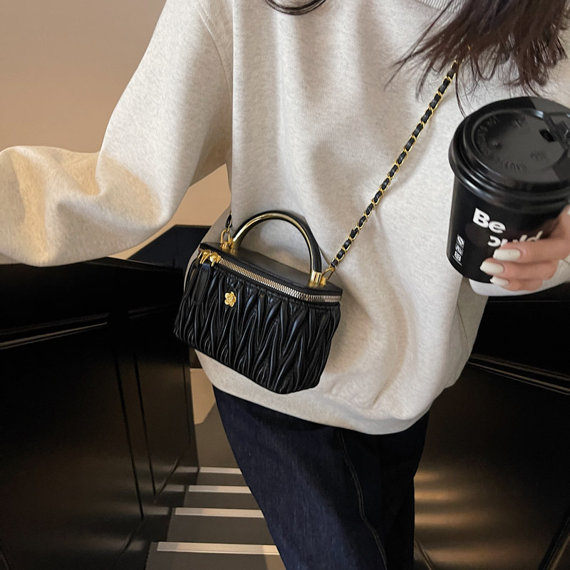 Plegado pequeño viento fragante bolso de mano caja 2024 nuevo bordado cadena bolso de hombro de moda versátil bolso de mochila