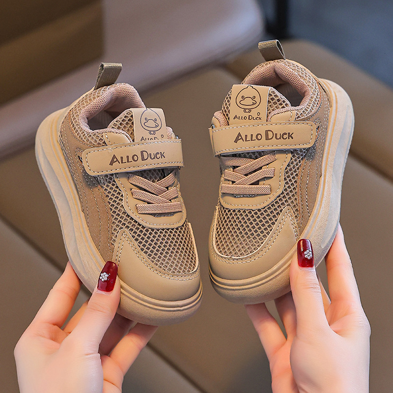 Zapatos blancos para niños y niñas 2025 primavera y otoño nuevos zapatos zapatos casuales antideslizantes para niños zapatillas de deporte de suela blanda para bebés