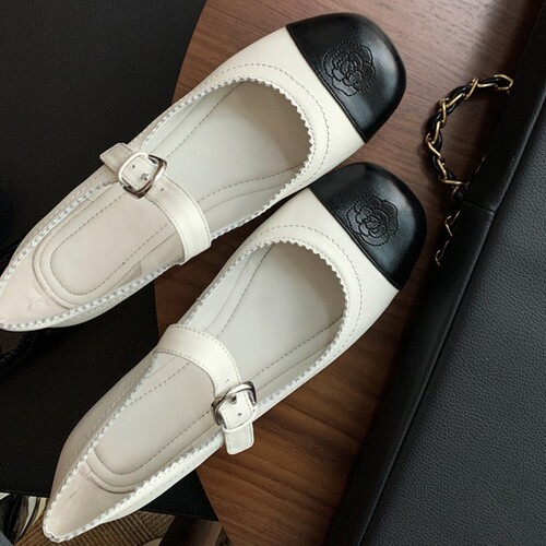 Xiao Xiangfeng Camellia Mary Jane Shoes Spring Cowhide Color Matching Round Toe Strap Flat Bottom Doll Pump Shoes for Women