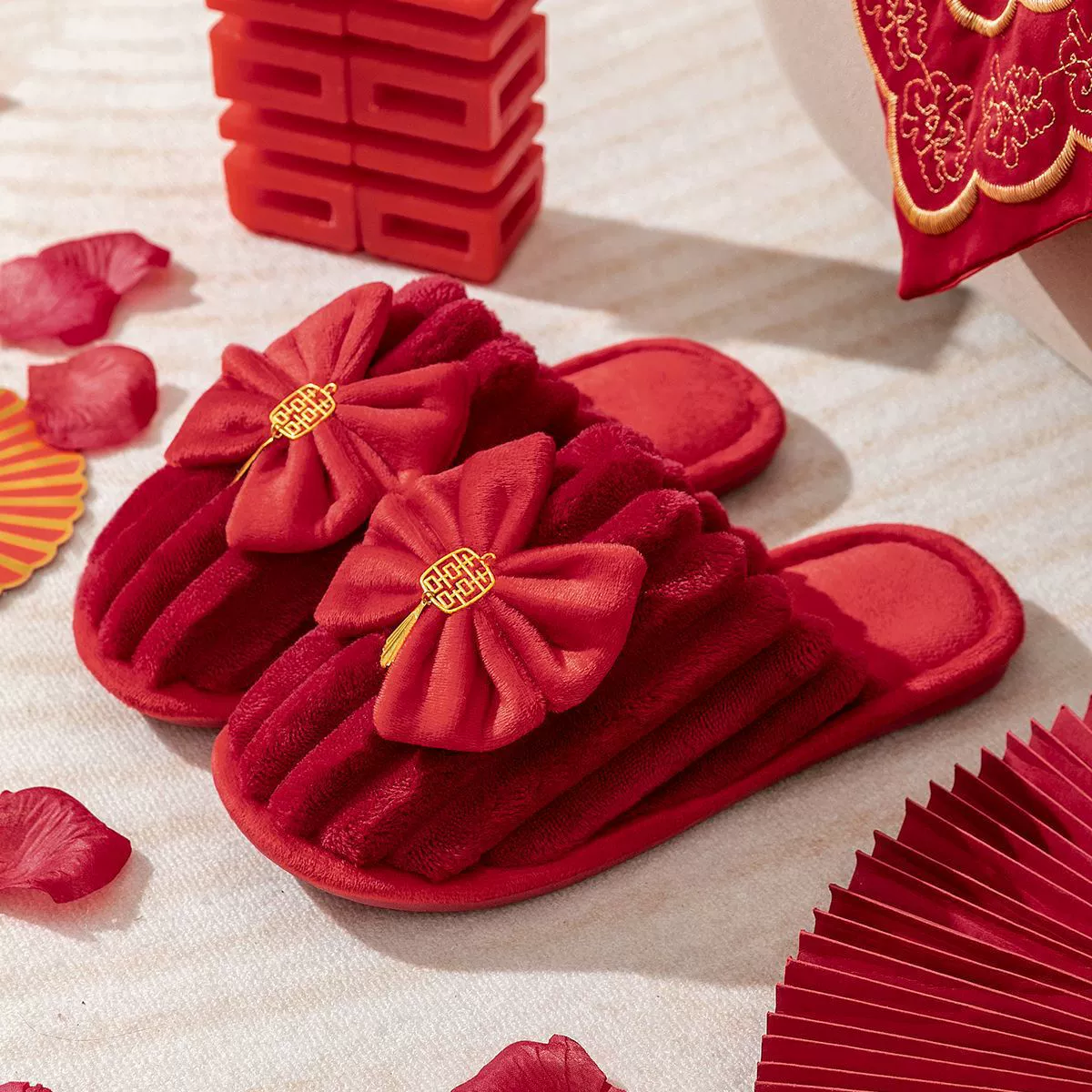Тапочки праздничные красные, утеплённые, нескользящие, демисезонная обувь для любимых