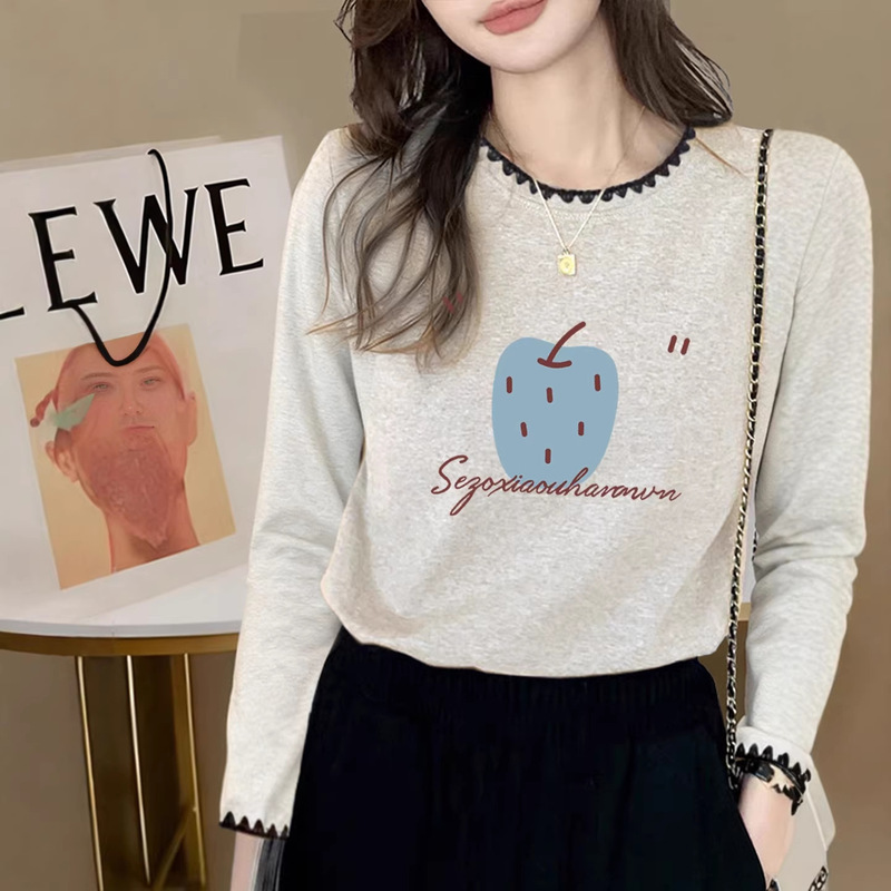 European-Style Long-Sleeve T-Shirt for Women, Autumn and Winter Fashion, Versatile Color-Blocking Lace Design, Unique Inner Wear Top European-Style Long-Sleeve T-Shirt for Women, Autumn and Winter Fashion, Versatile Color-Blocking Lace Design, Unique Inner Wear Top