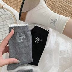 蝶結びの泡の口のレースの靴下の子供の通気性は汗を吸います。