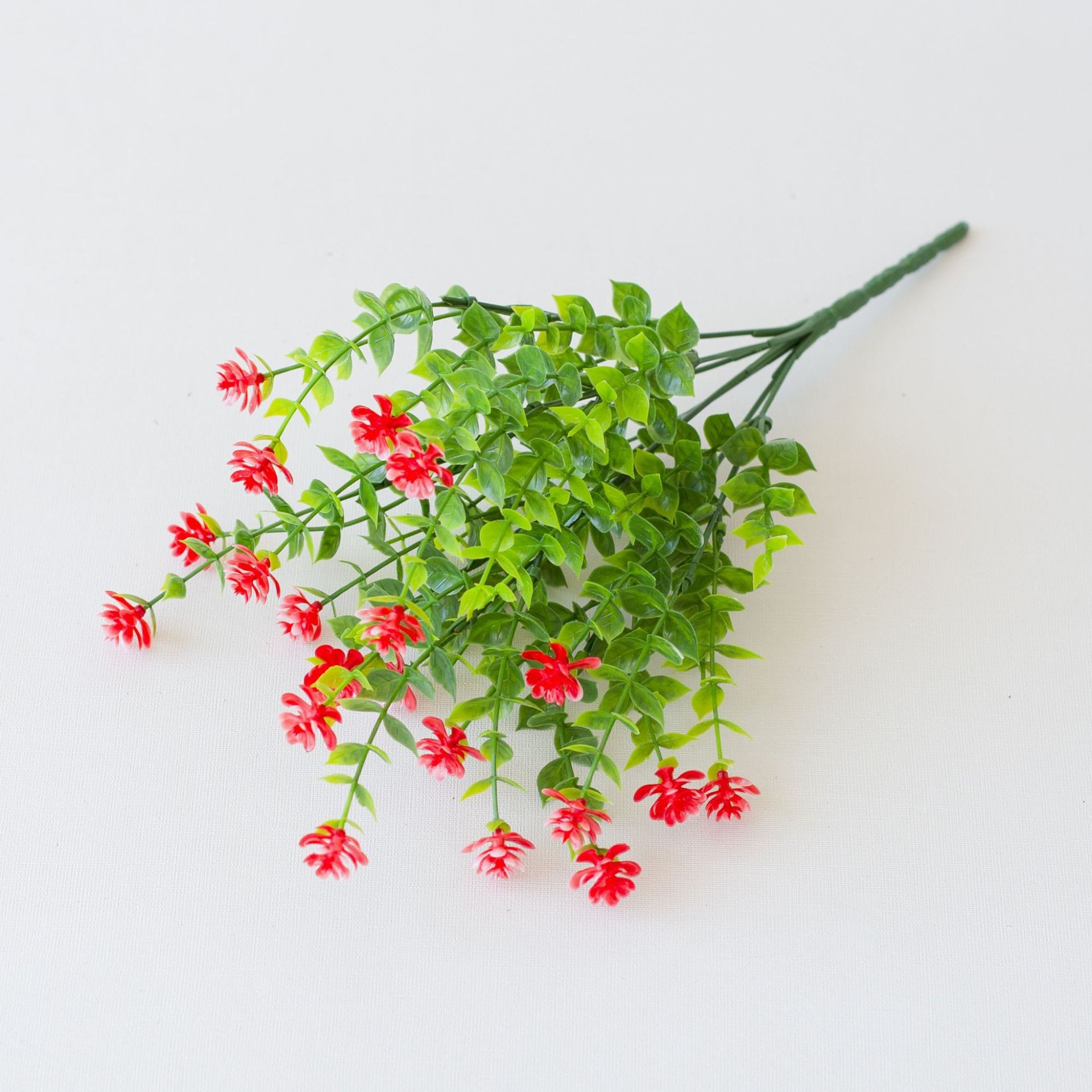 Planta Artificial de Eucalipto y Camelia de Plástico Duradero y Reutilizable para Decoración y Paisajismo