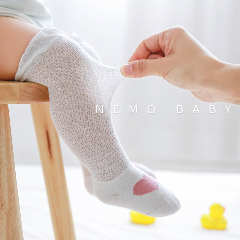21 nuevos calcetines de bebé de verano algodón peinado sin hueso bebé anti-mosquito medias 0-1 años de edad los niños sobre los calcetines de la rodilla