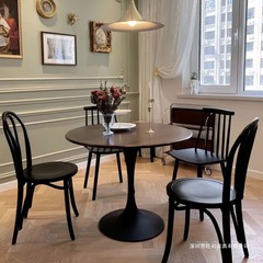 北欧复古郁金香胡桃圆形实木圆桌餐桌家用小户型咖啡阳台