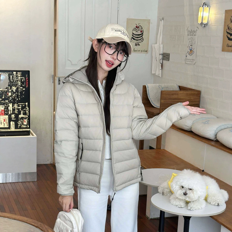 FTZT Ribbed Three-Proof Down Jacket for Women, Short Style, 2026 Winter New Model, Lightweight 90% White Duck Down Hooded Couple's Coat FTZT Ribbed Three-Proof Down Jacket for Women, Short Style, 2026 Winter New Model, Lightweight 90% White Duck Down Hooded Couple's Coat