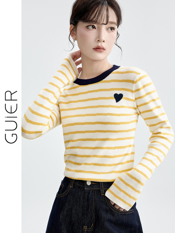 「GUIER」撞色条纹针织衫女春秋2025新款设计感爱心刺绣修身上衣|undefined