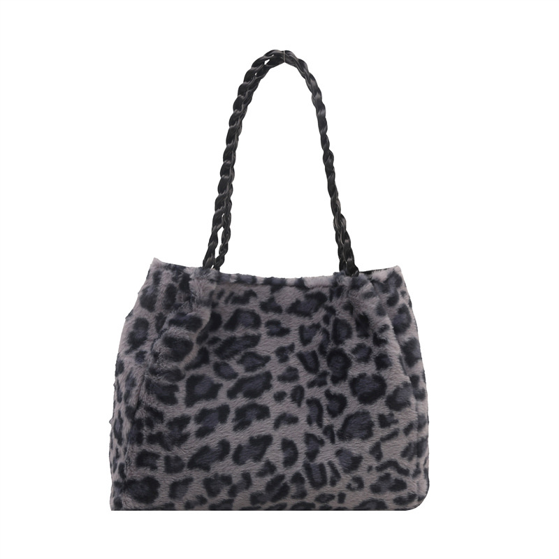 Chain de moda de peluche estampado leopardo de estilo extranjero este año bolsos de moda simples bolsos de hombro y brazo
