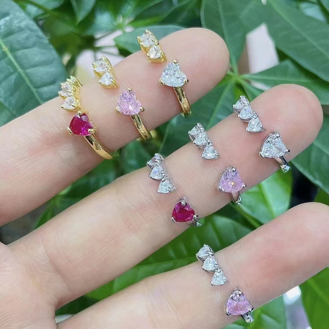 10g Weight Electroplating Gold Plating Process Color Rhinestone Heart-shaped Inlaid Zircon Personality Ring
