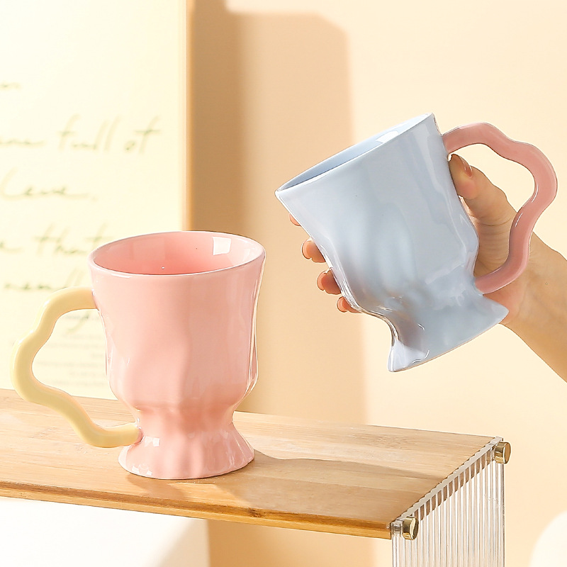 Tazas de cerámica de alto pie de color, tazas de vino de alta cara, tazas de chicas, tazas de regalo de mano, tazas de marca, tazas de agua esmaltadas para hombres.